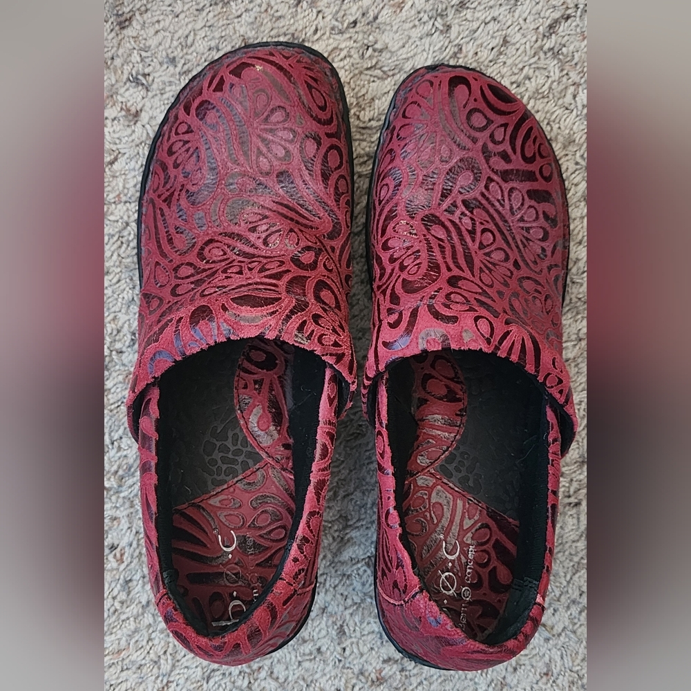Women's Red Patterned Shoes